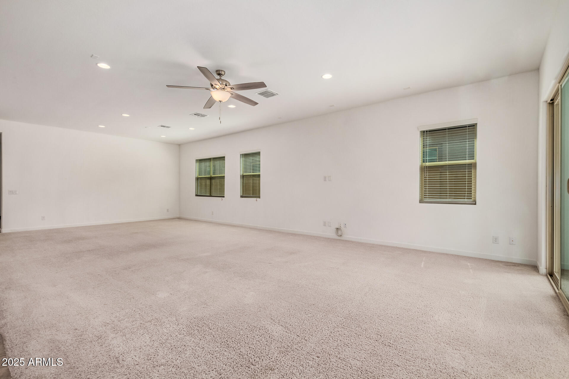 18926 W DESERT HILLS Drive
