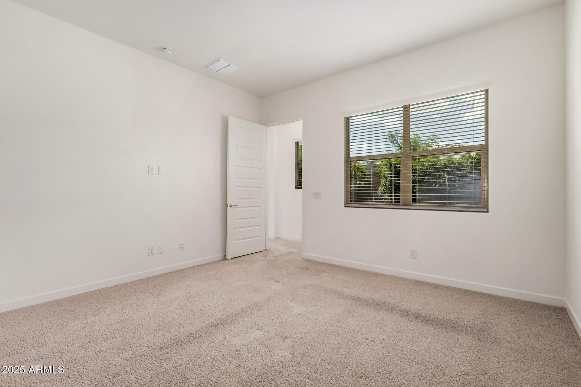 18926 W DESERT HILLS Drive