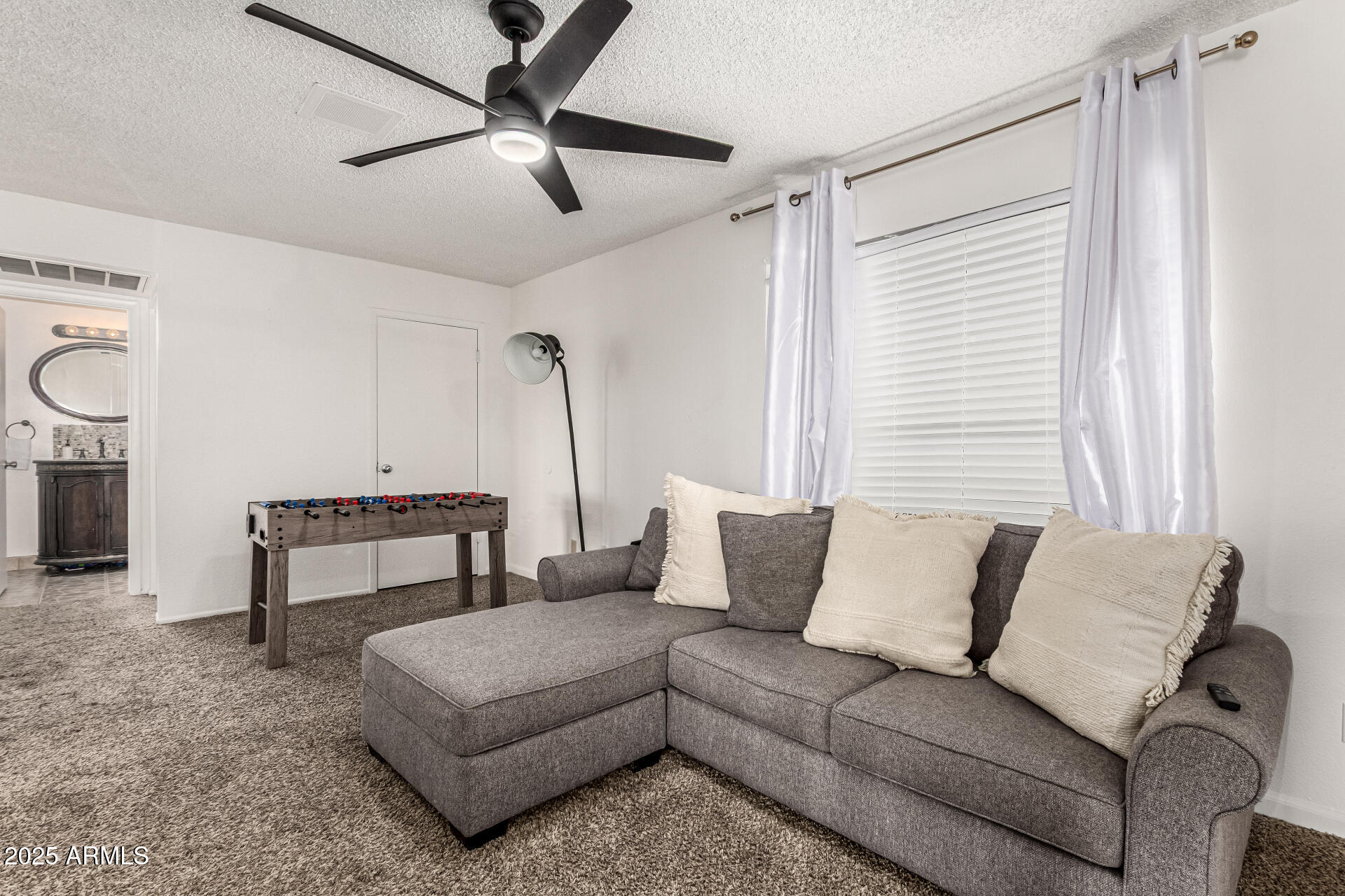 4504 W CONTINENTAL Drive