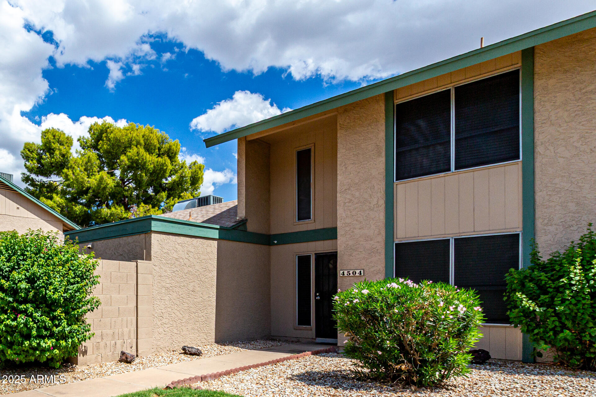 4504 W CONTINENTAL Drive