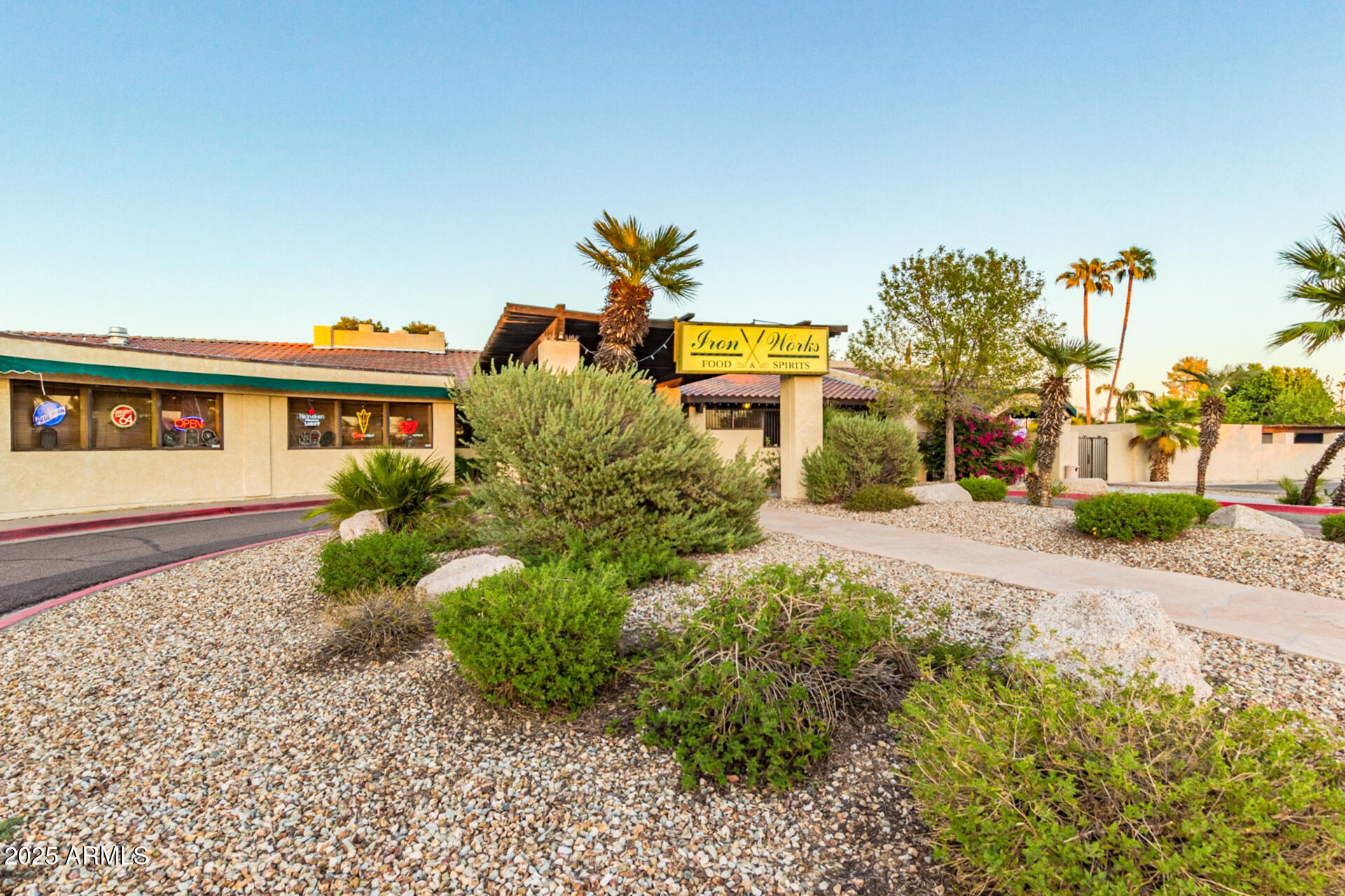 4504 W CONTINENTAL Drive
