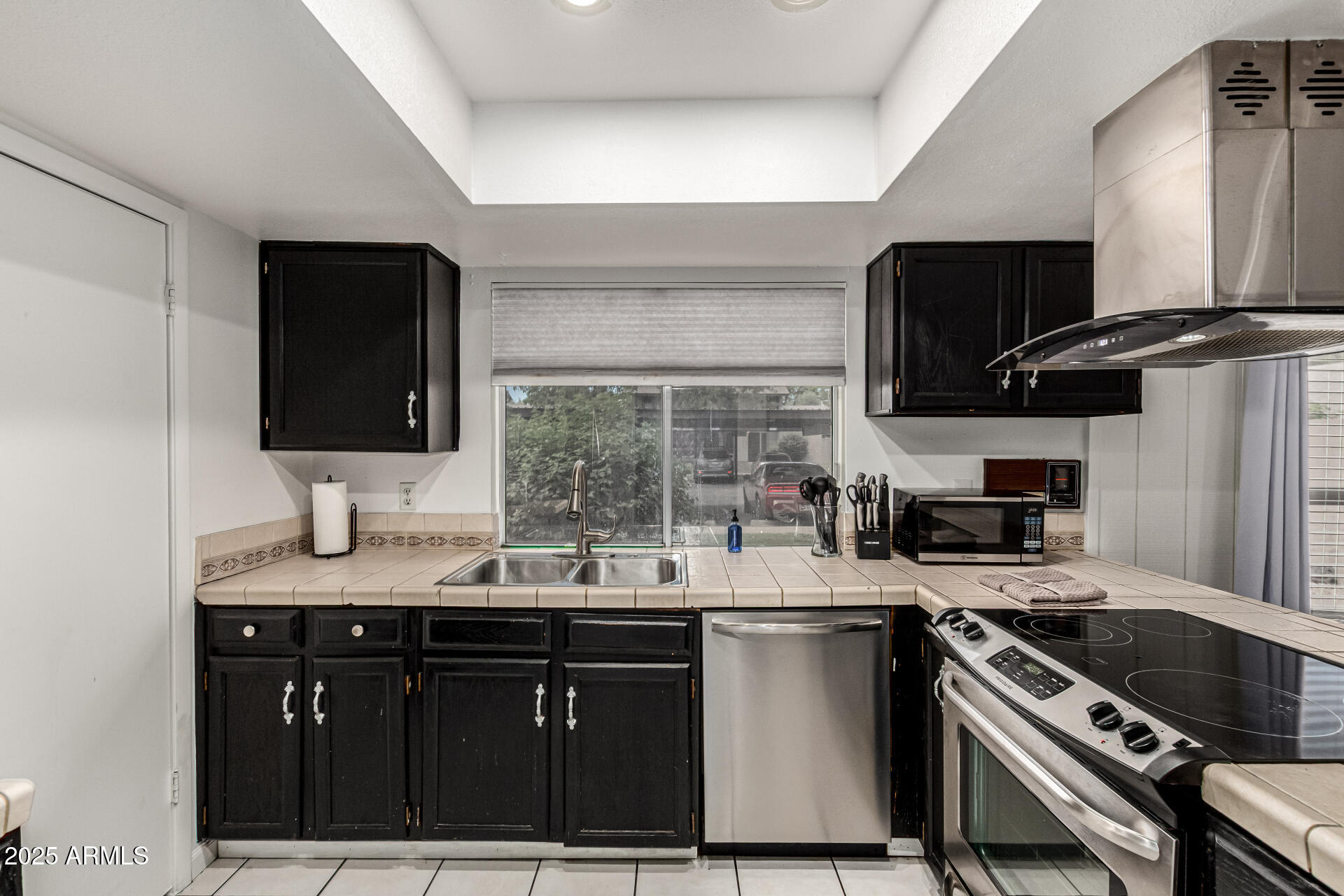 4504 W CONTINENTAL Drive