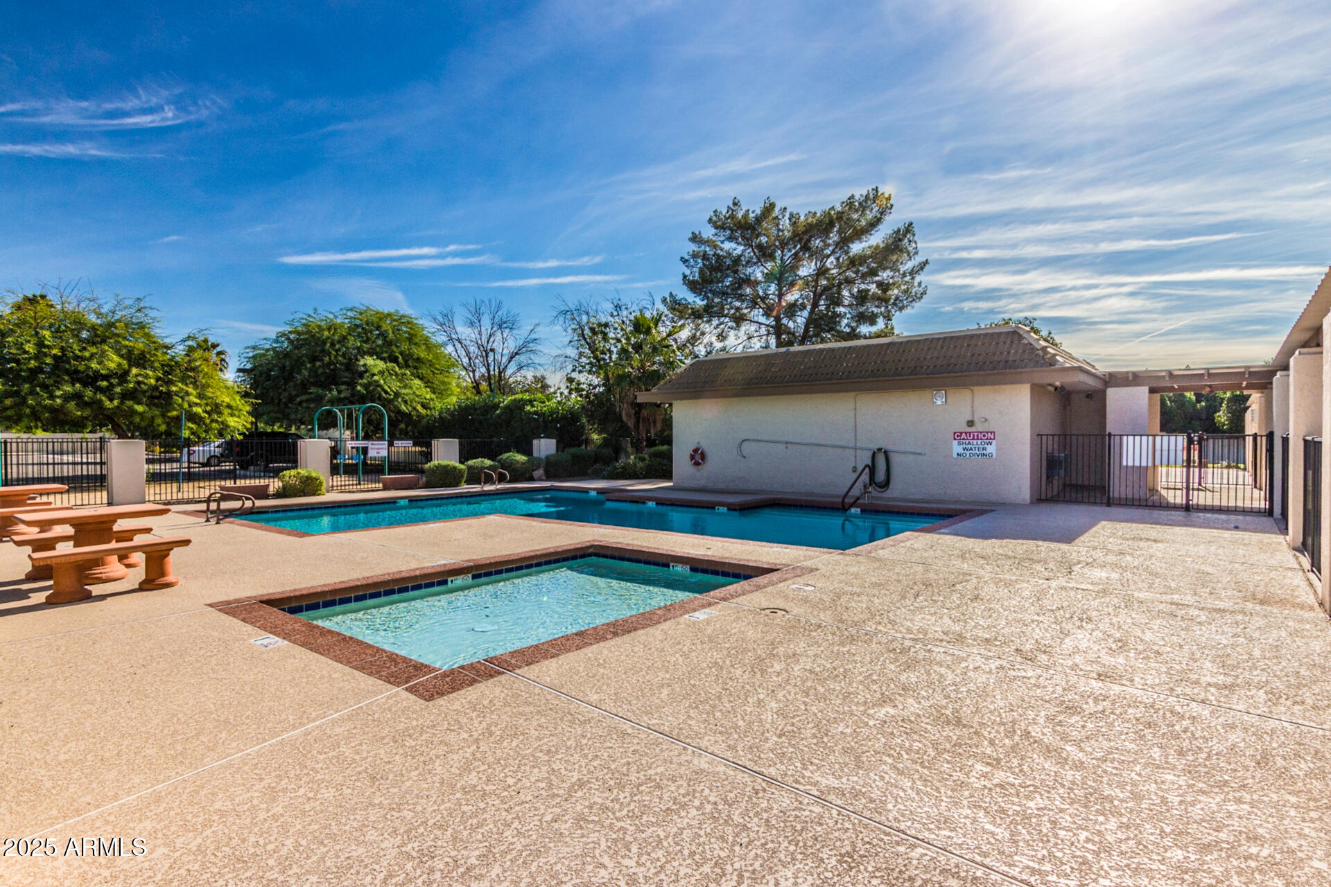 4504 W CONTINENTAL Drive