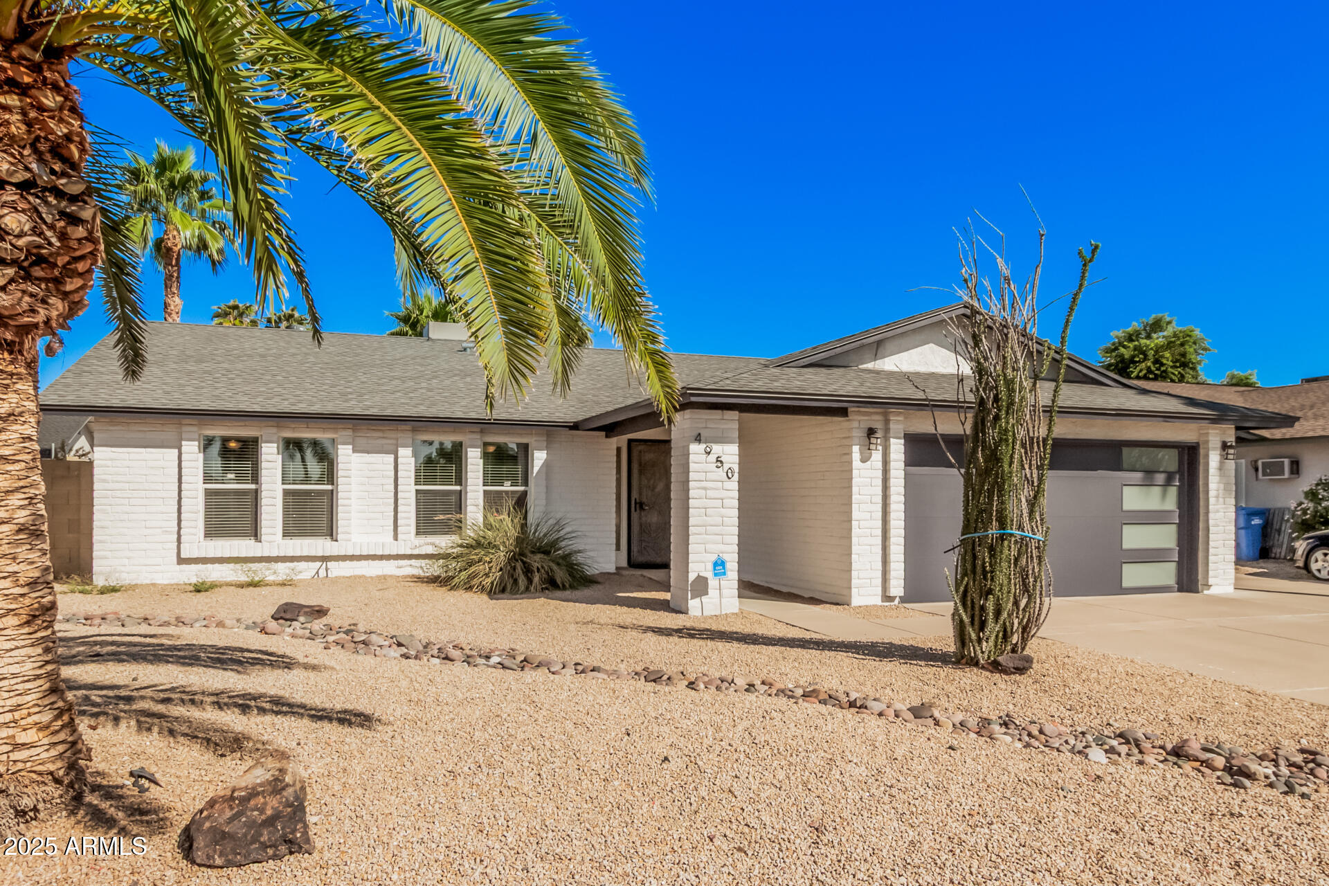 4950 W GROVERS Avenue, Glendale