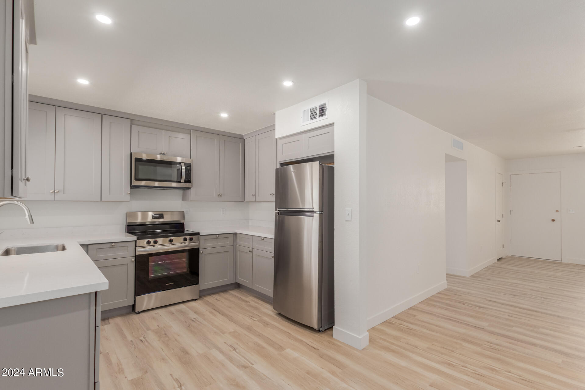 10935 W SANTA FE Drive