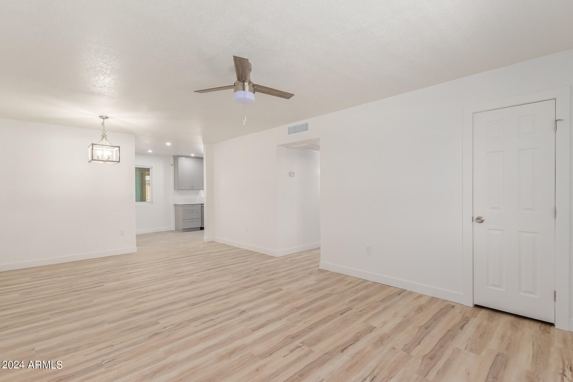 10935 W SANTA FE Drive