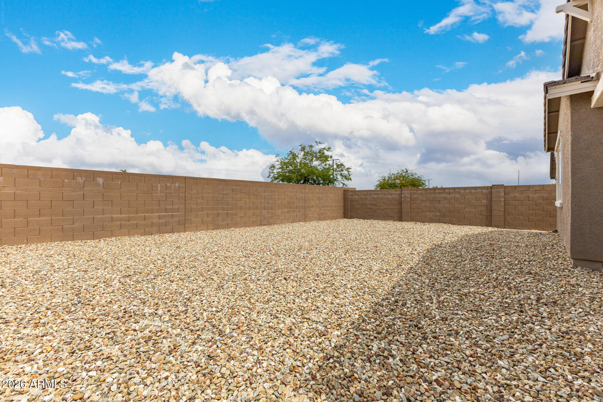 18764 W CANTERBURY Drive