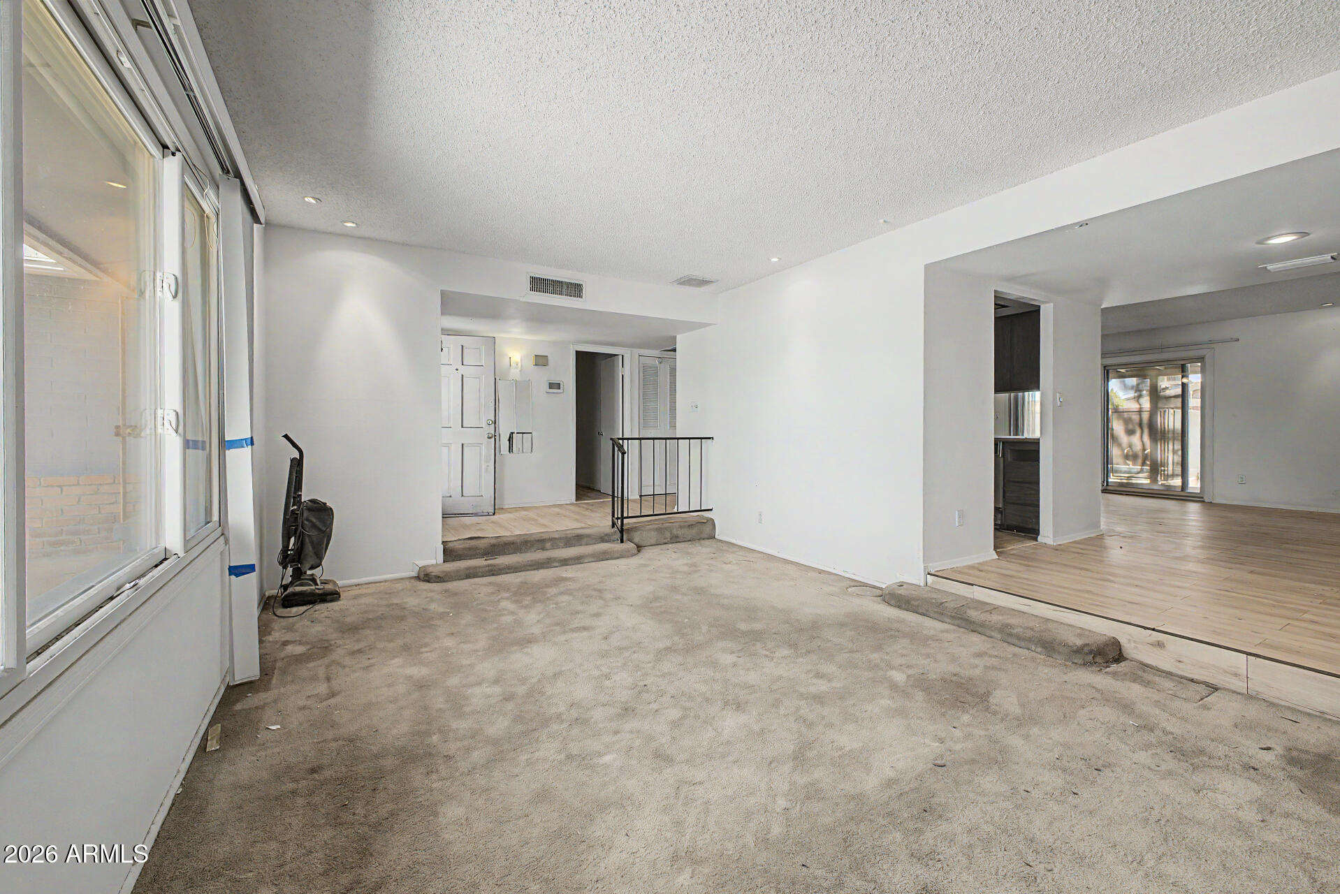 4141 W MISSOURI Avenue