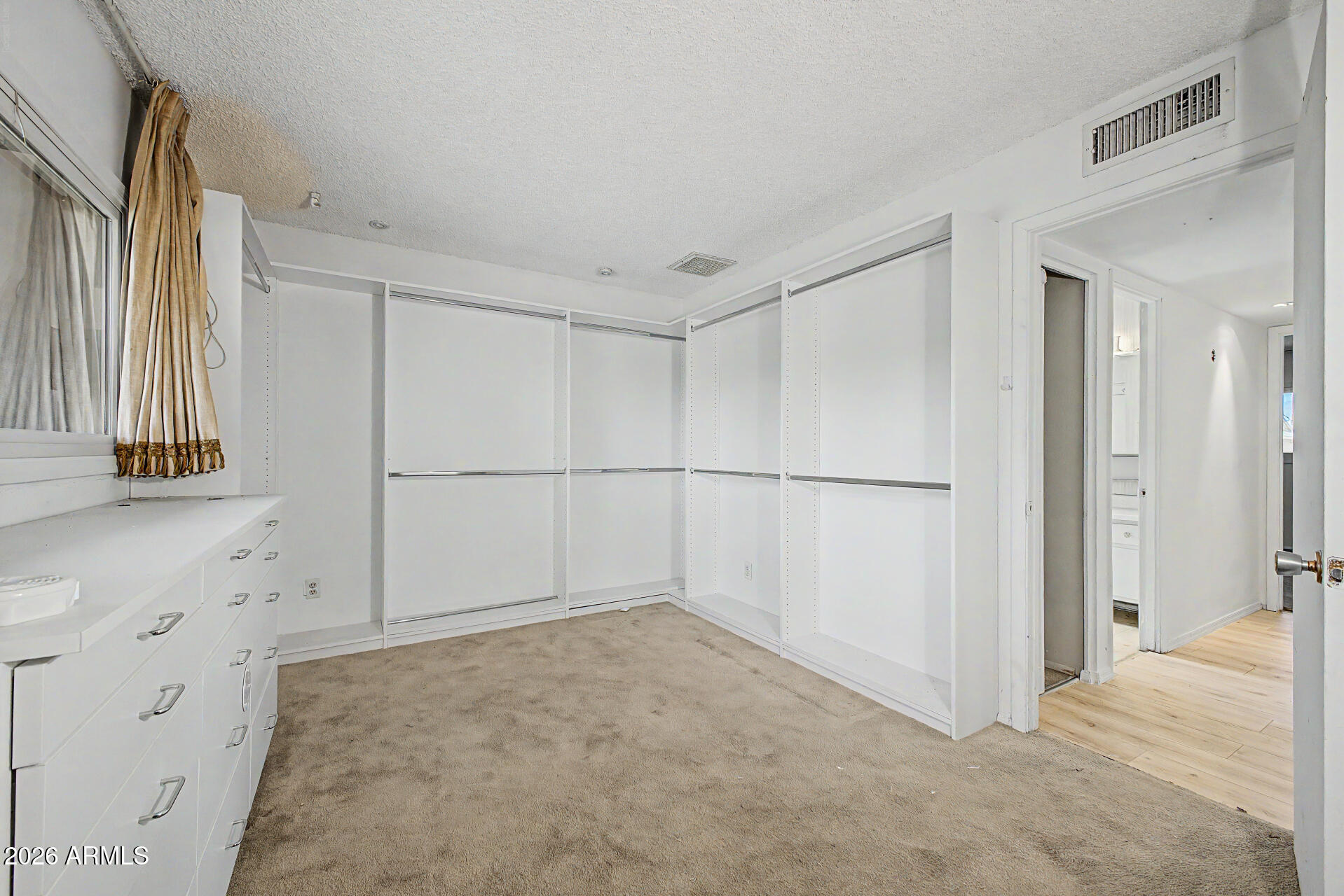 4141 W MISSOURI Avenue