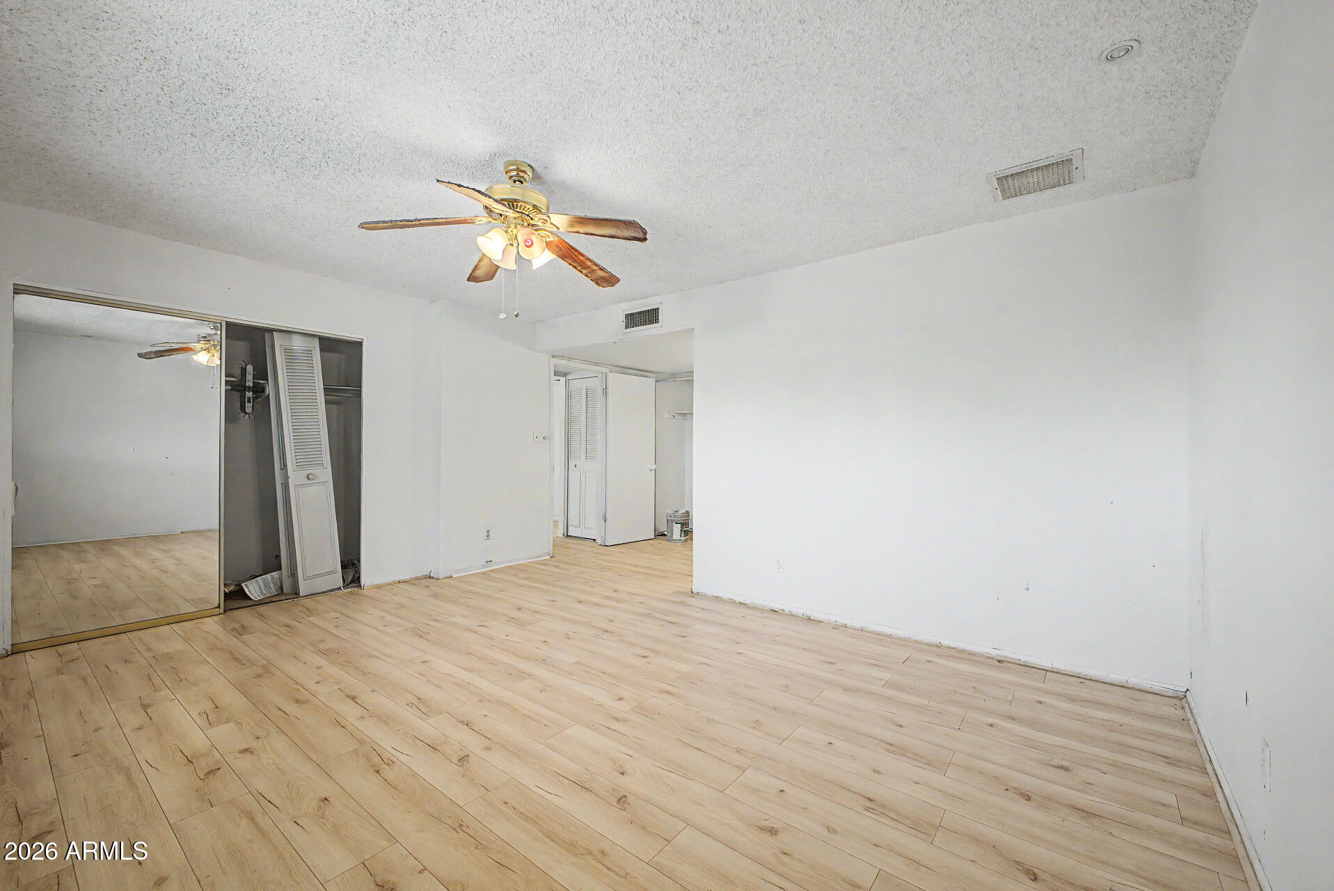 4141 W MISSOURI Avenue