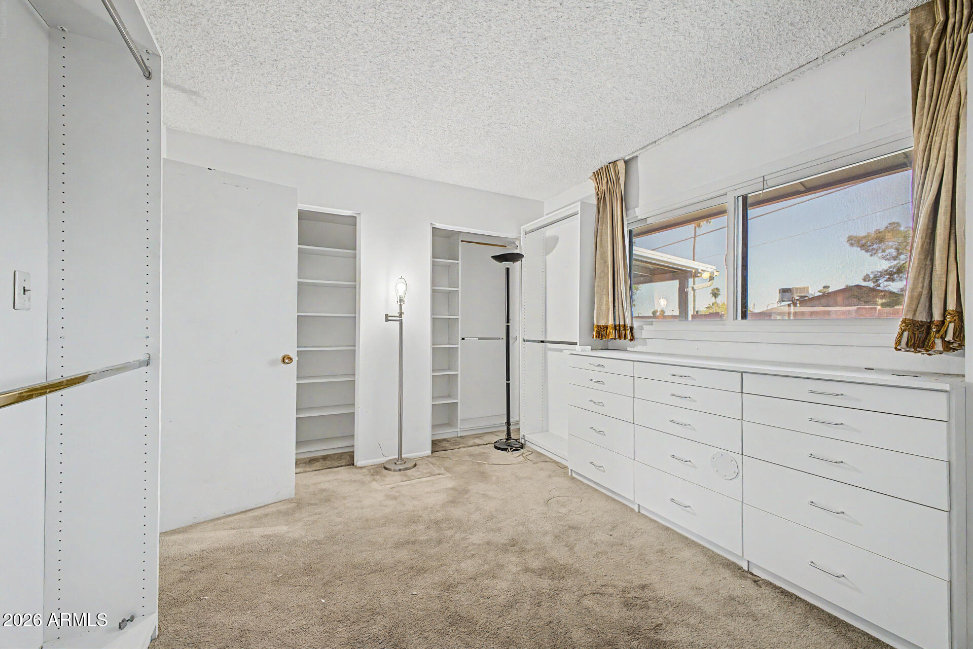 4141 W MISSOURI Avenue