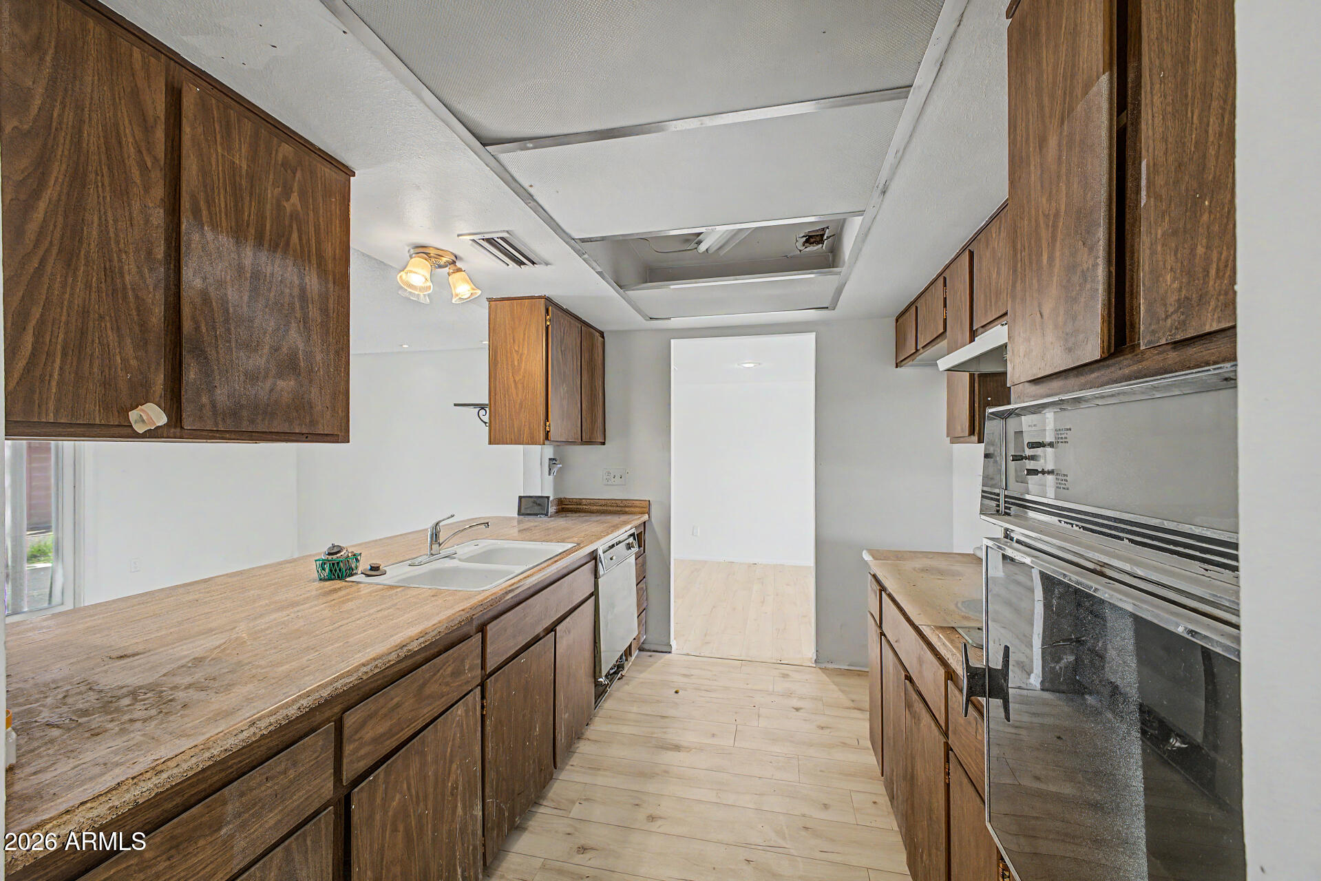 4141 W MISSOURI Avenue