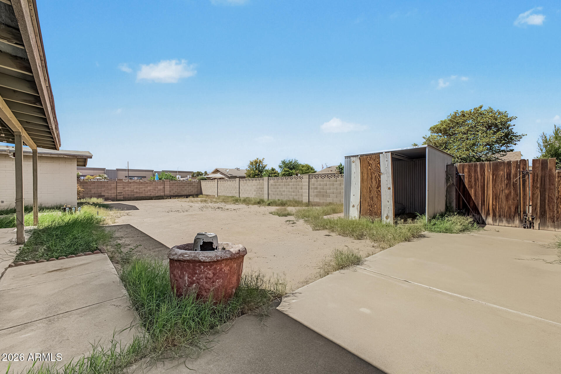 618 E VIA ELENA Street