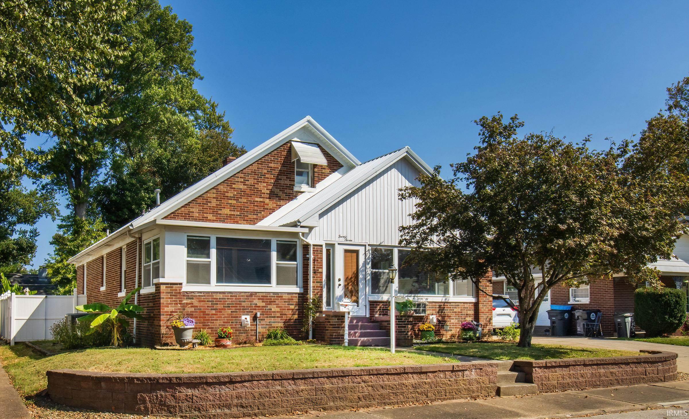 27 N Kelsey Avenue