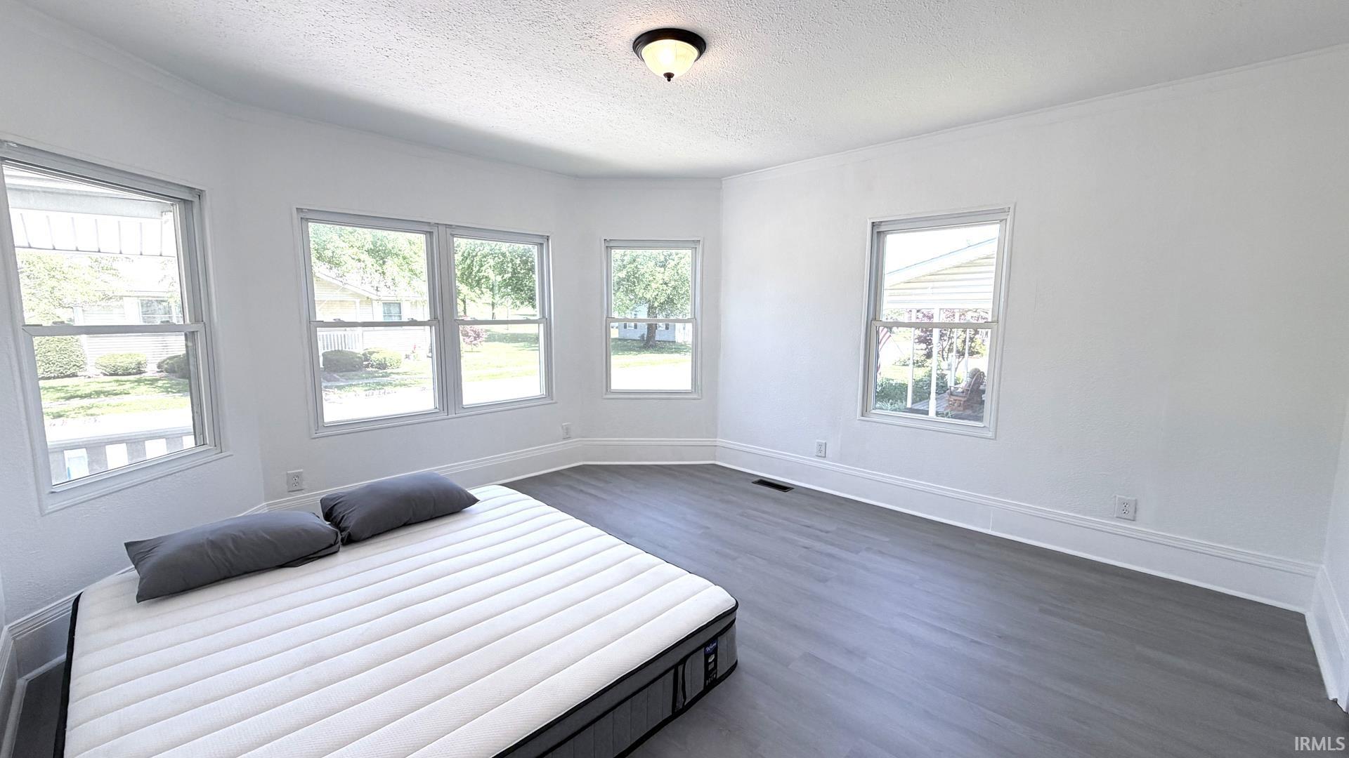 401 S 6th Street