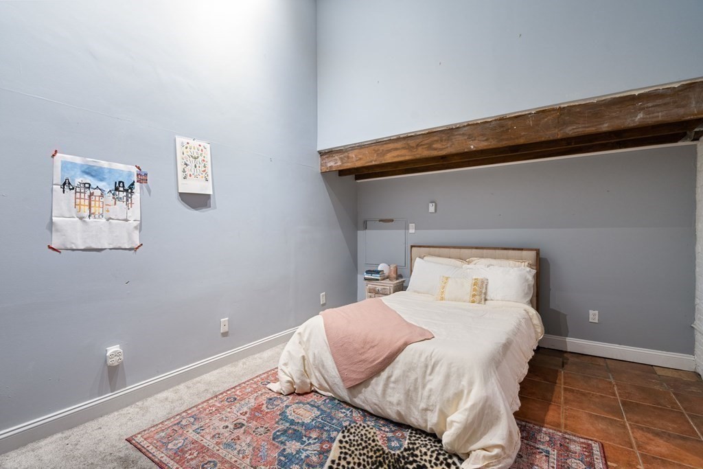 330 1/2 E Street Unit: 1