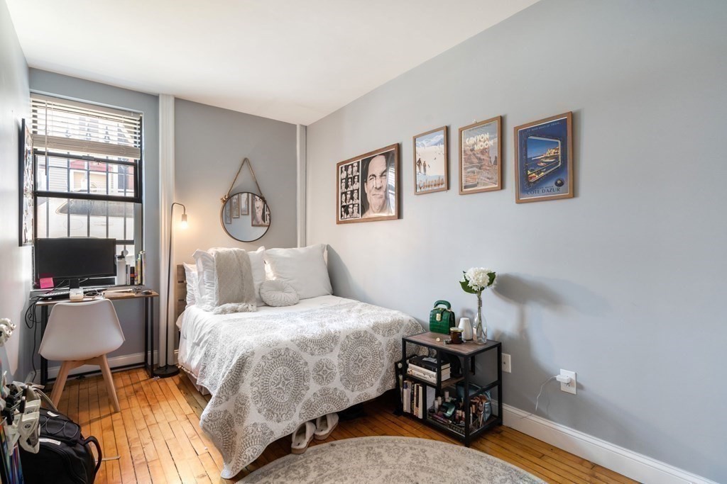 330 1/2 E Street Unit: 1