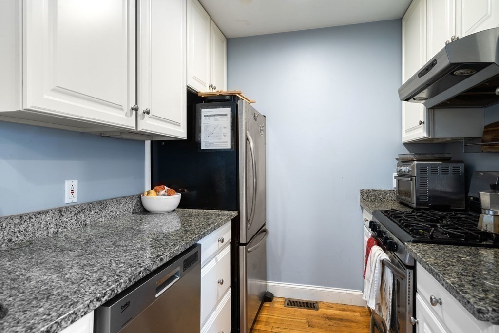 330 1/2 E Street Unit: 1