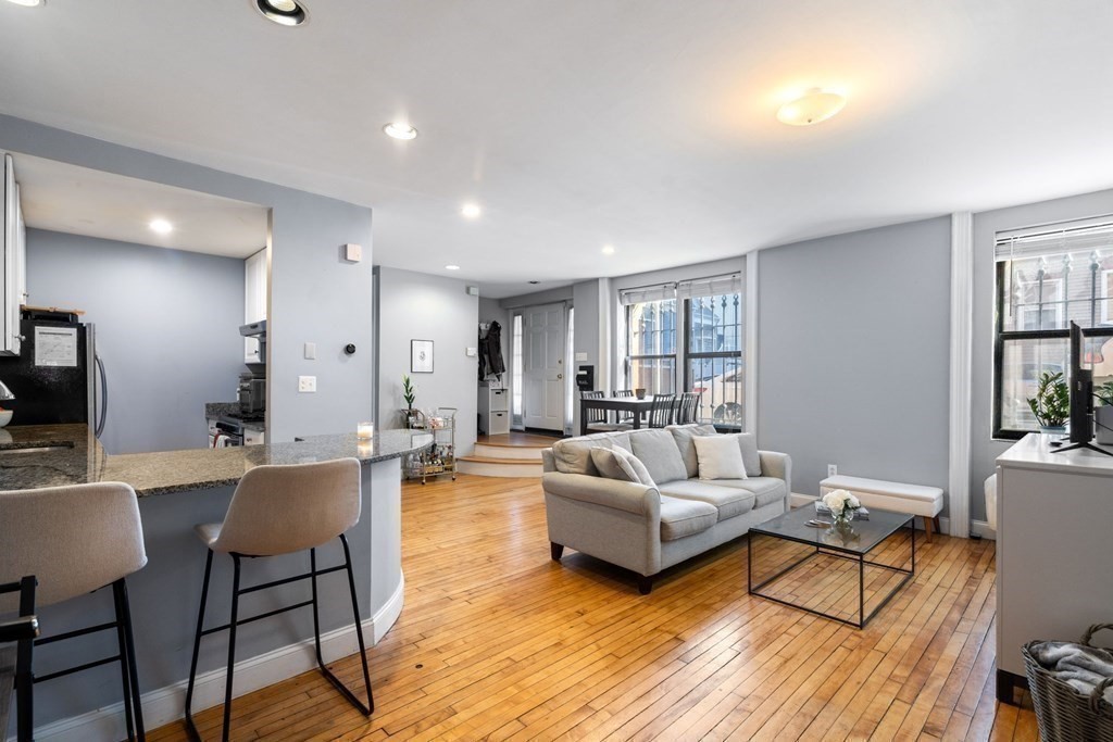 330 1/2 E Street Unit: 1
