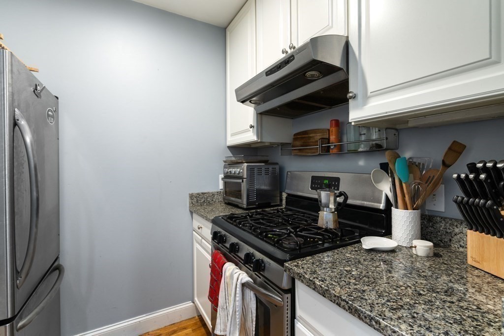 330 1/2 E Street Unit: 1