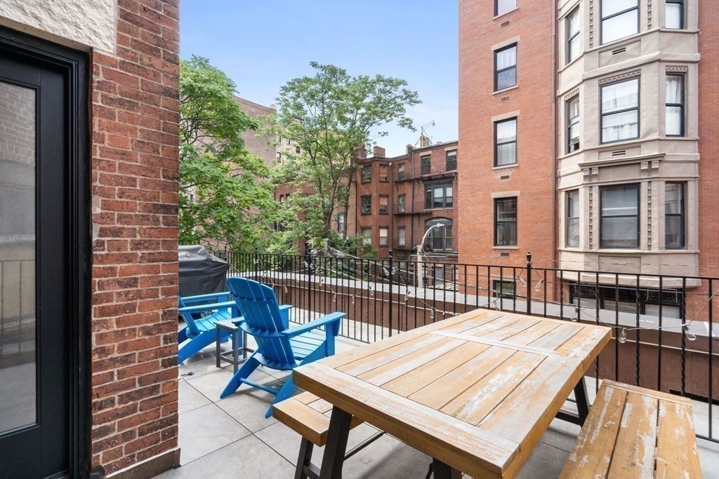 163 Newbury St # 1