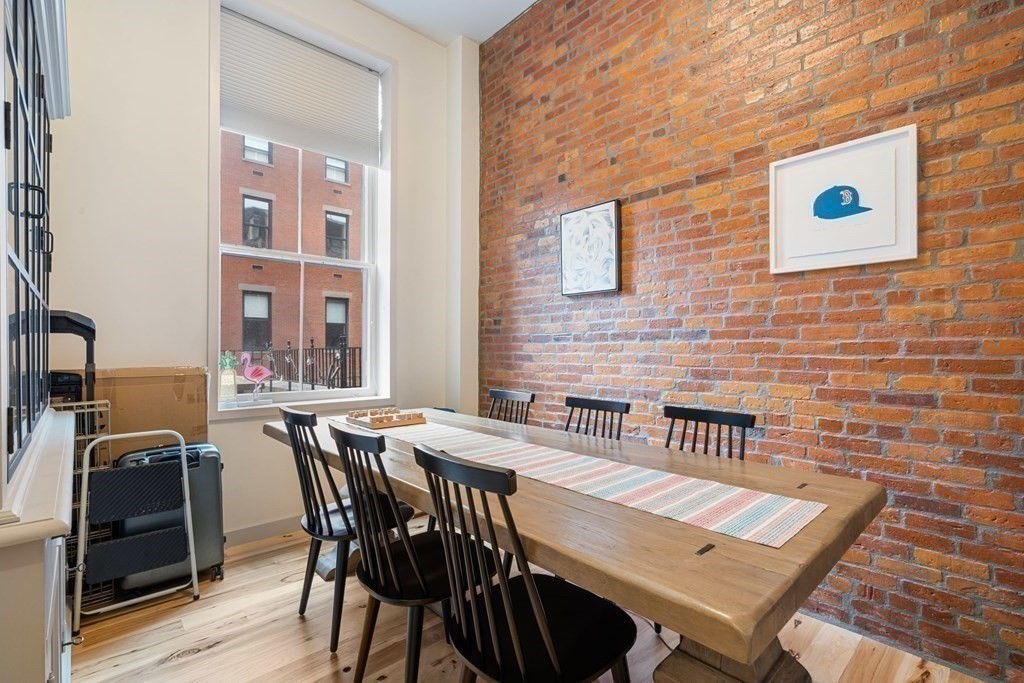163 Newbury St # 1