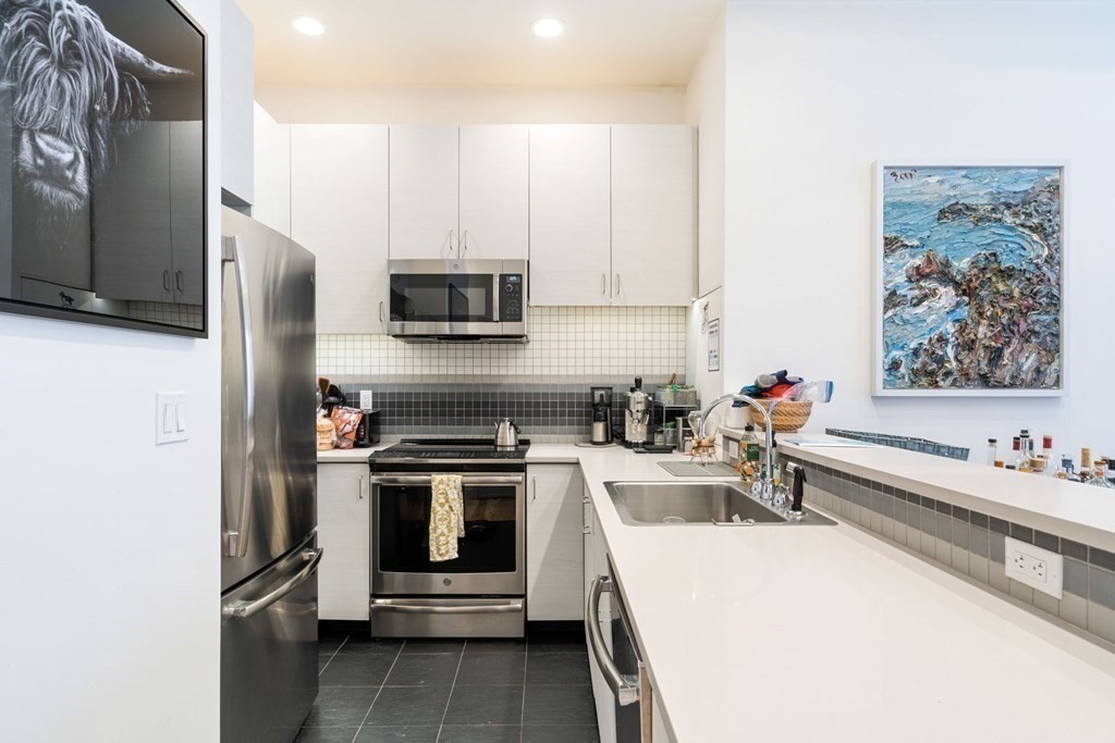 163 Newbury St # 1