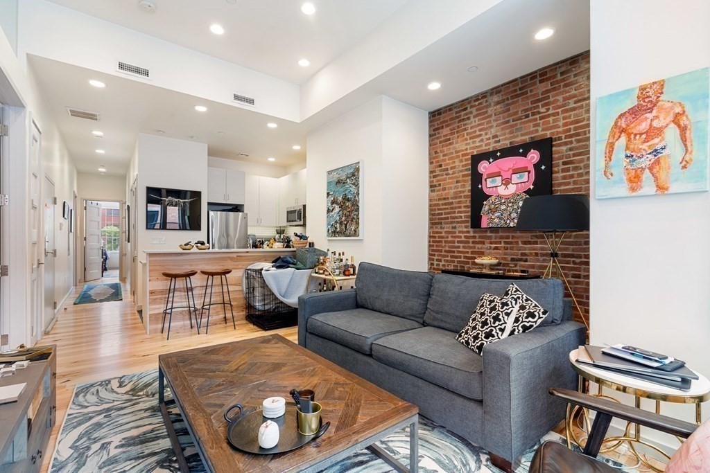 163 Newbury St # 1