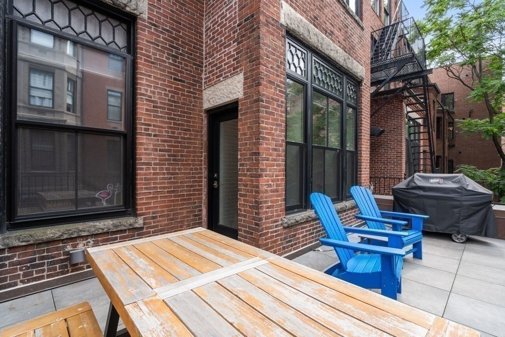 163 Newbury St # 1