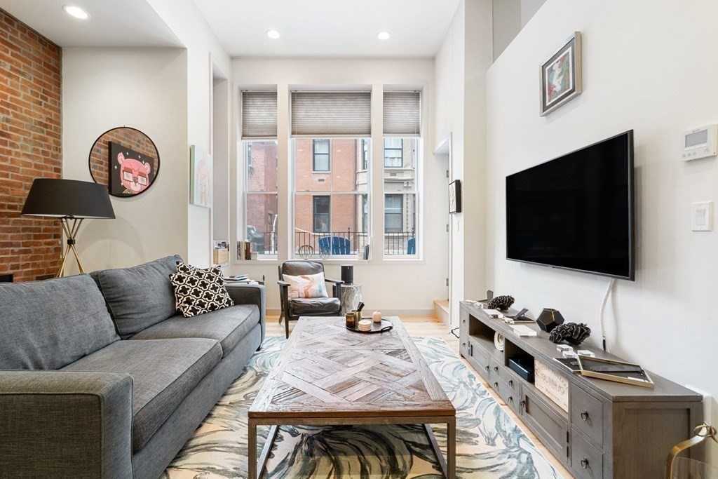 163 Newbury St # 1