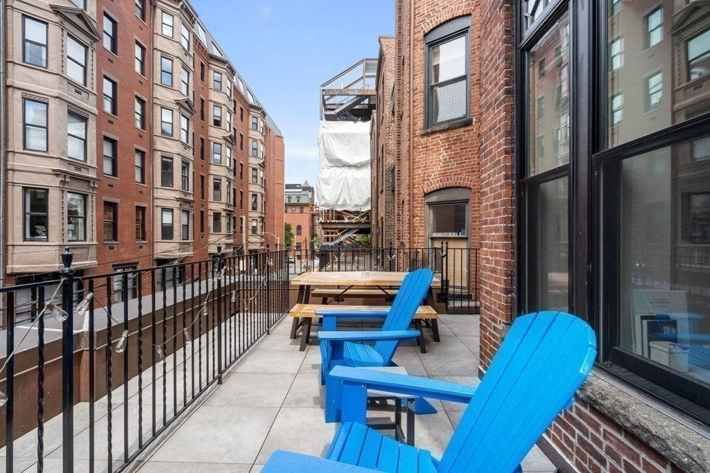 163 Newbury St # 1
