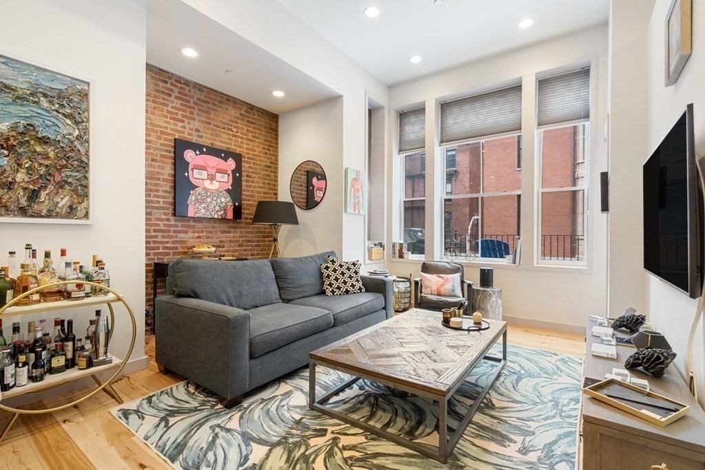 163 Newbury St # 1