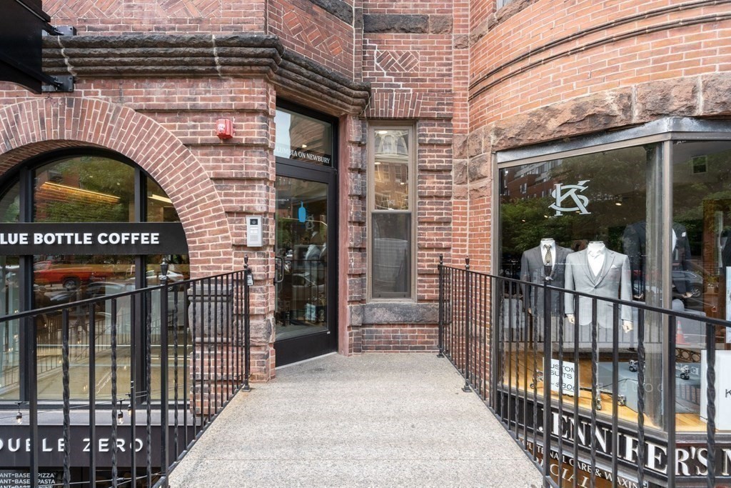 163 Newbury St # 1