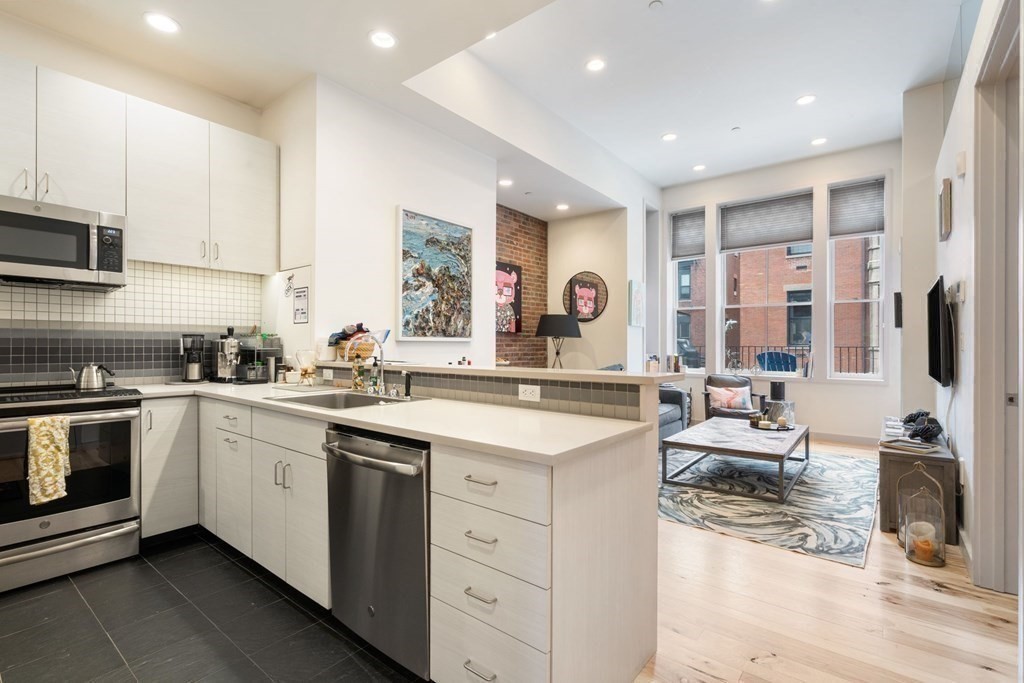 163 Newbury St # 1