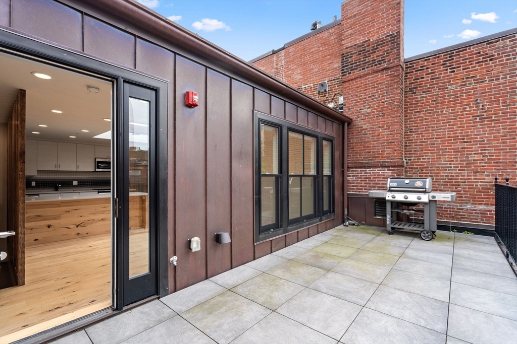 163 Newbury St # 2