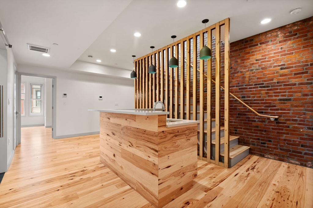163 Newbury St # 2