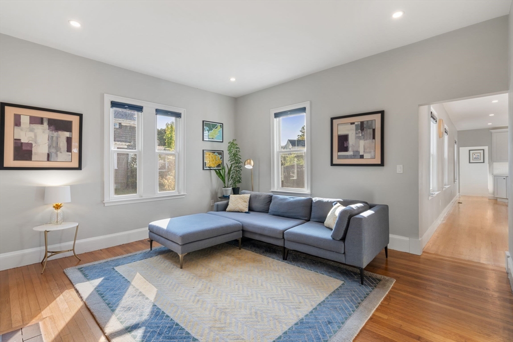 1075 Adams
