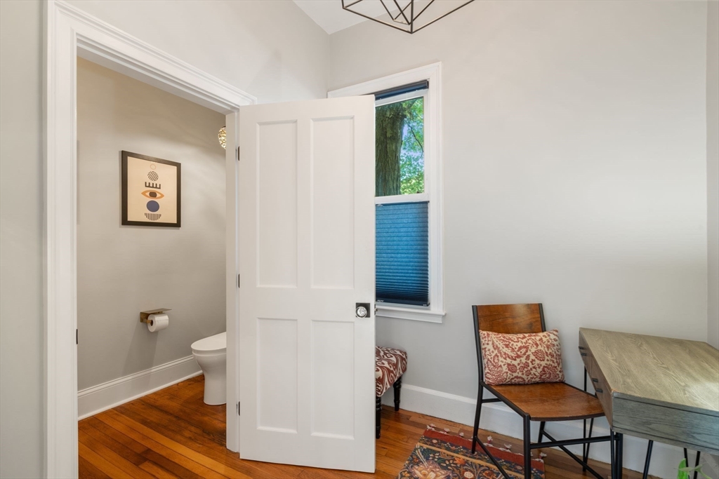 1075 Adams