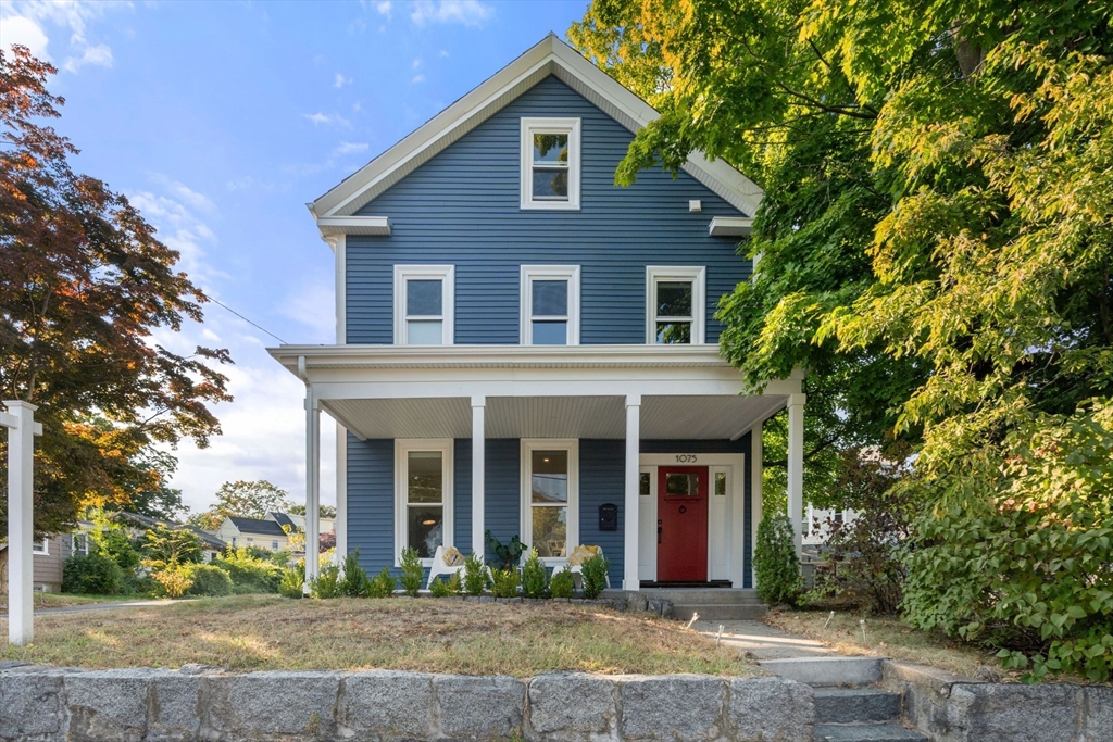 1075 Adams