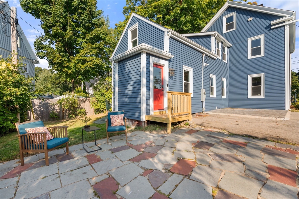 1075 Adams