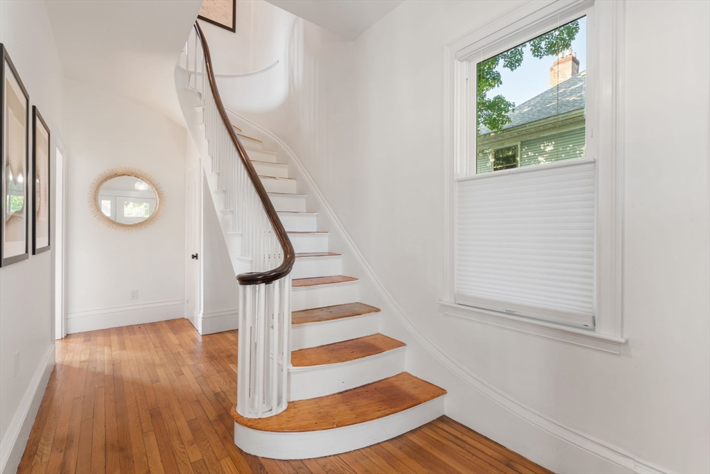 1075 Adams