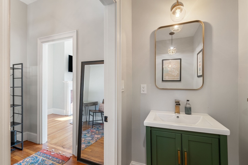 1075 Adams