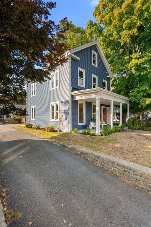 1075 Adams