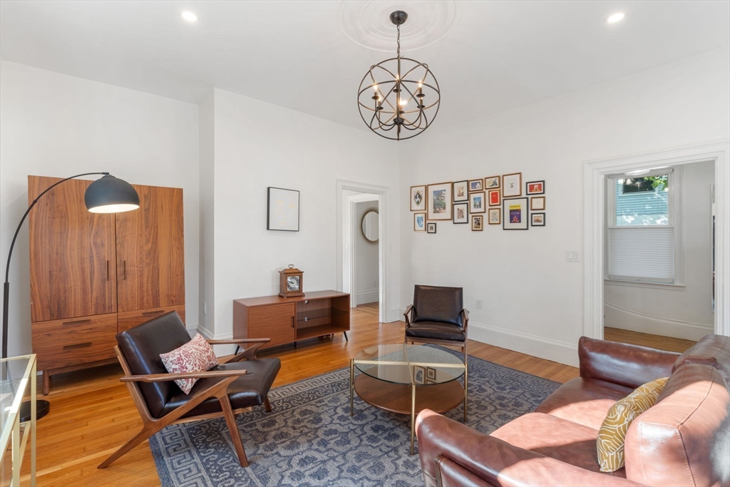 1075 Adams