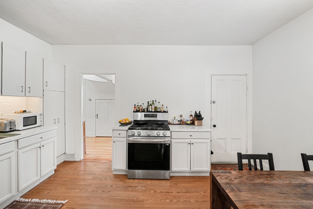 21 Wenham St # 1