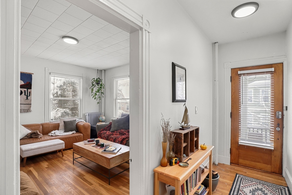 21 Wenham St # 1
