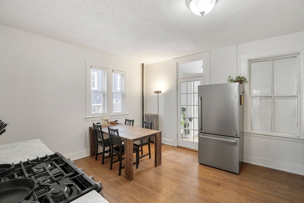 21 Wenham St # 1