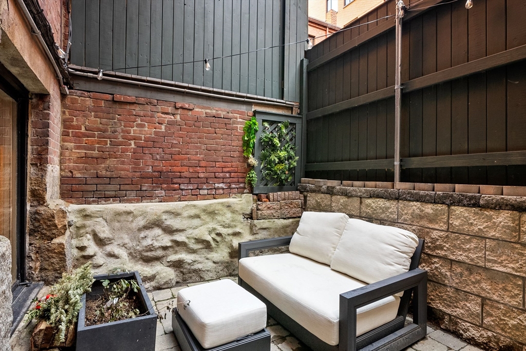 34 Hancock St # 1B