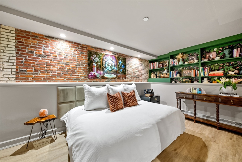 34 Hancock St # 1B