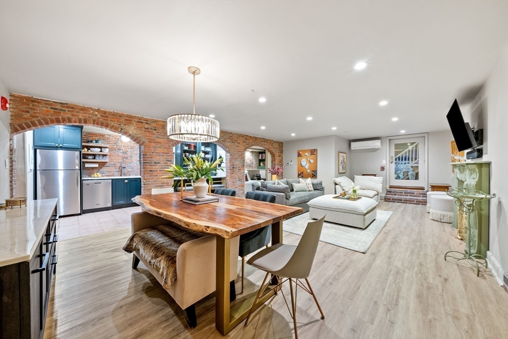 34 Hancock St # 1B